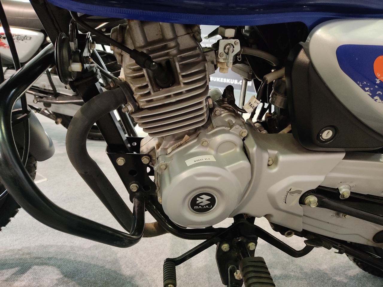 Обзор мотоцикла Bajaj Boxer 125 Х  двигатель