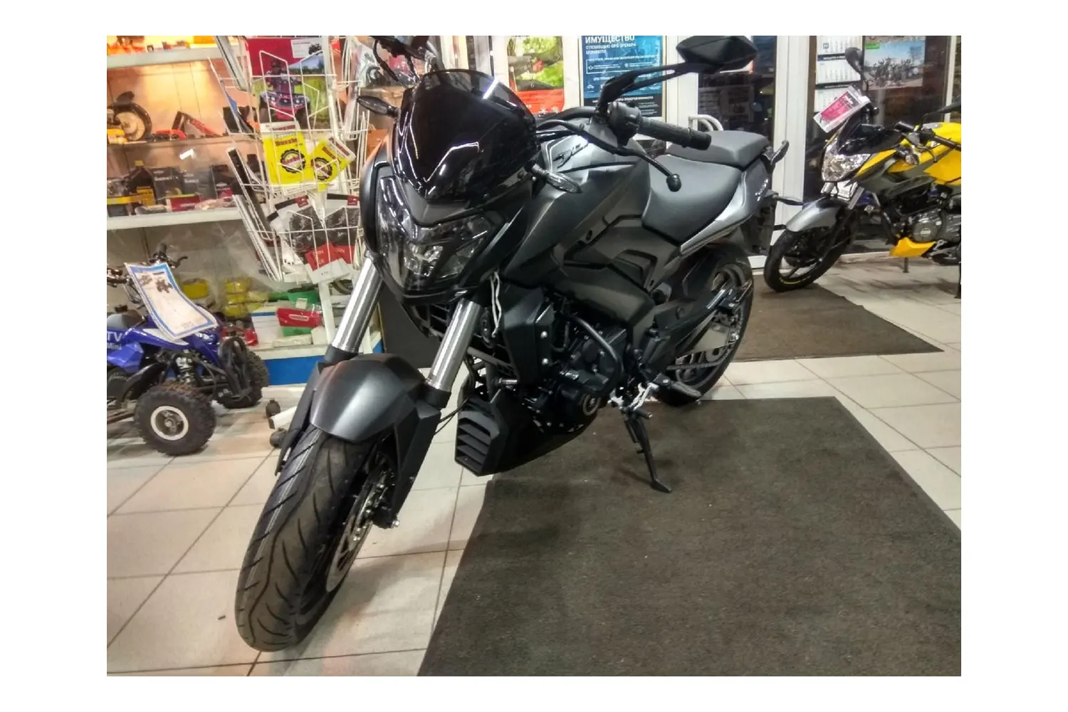 Мотоцикл Bajaj Dominar 400 черный UG 11