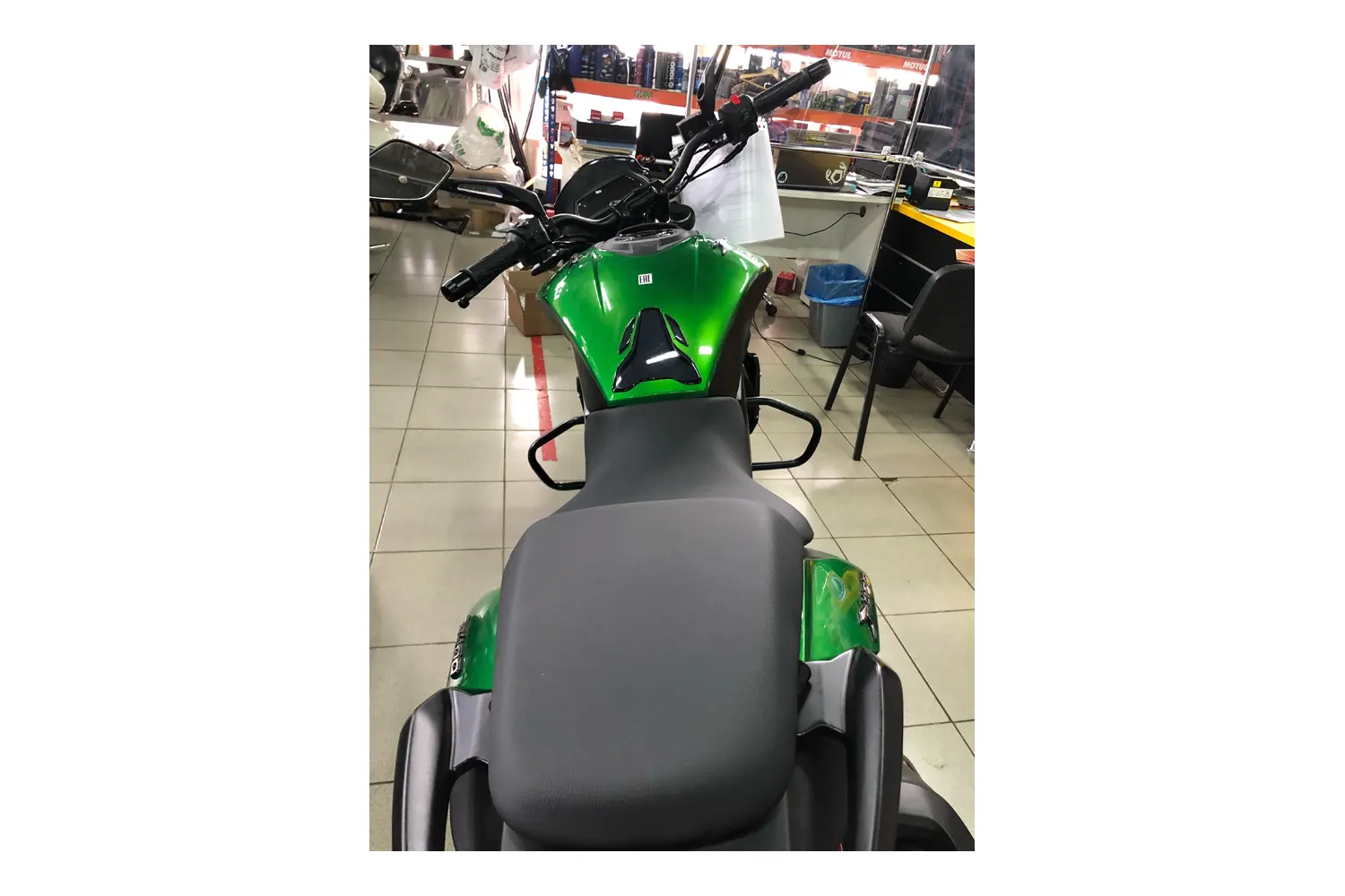 Мотоцикл Bajaj Dominar 400 зелёный UG 13